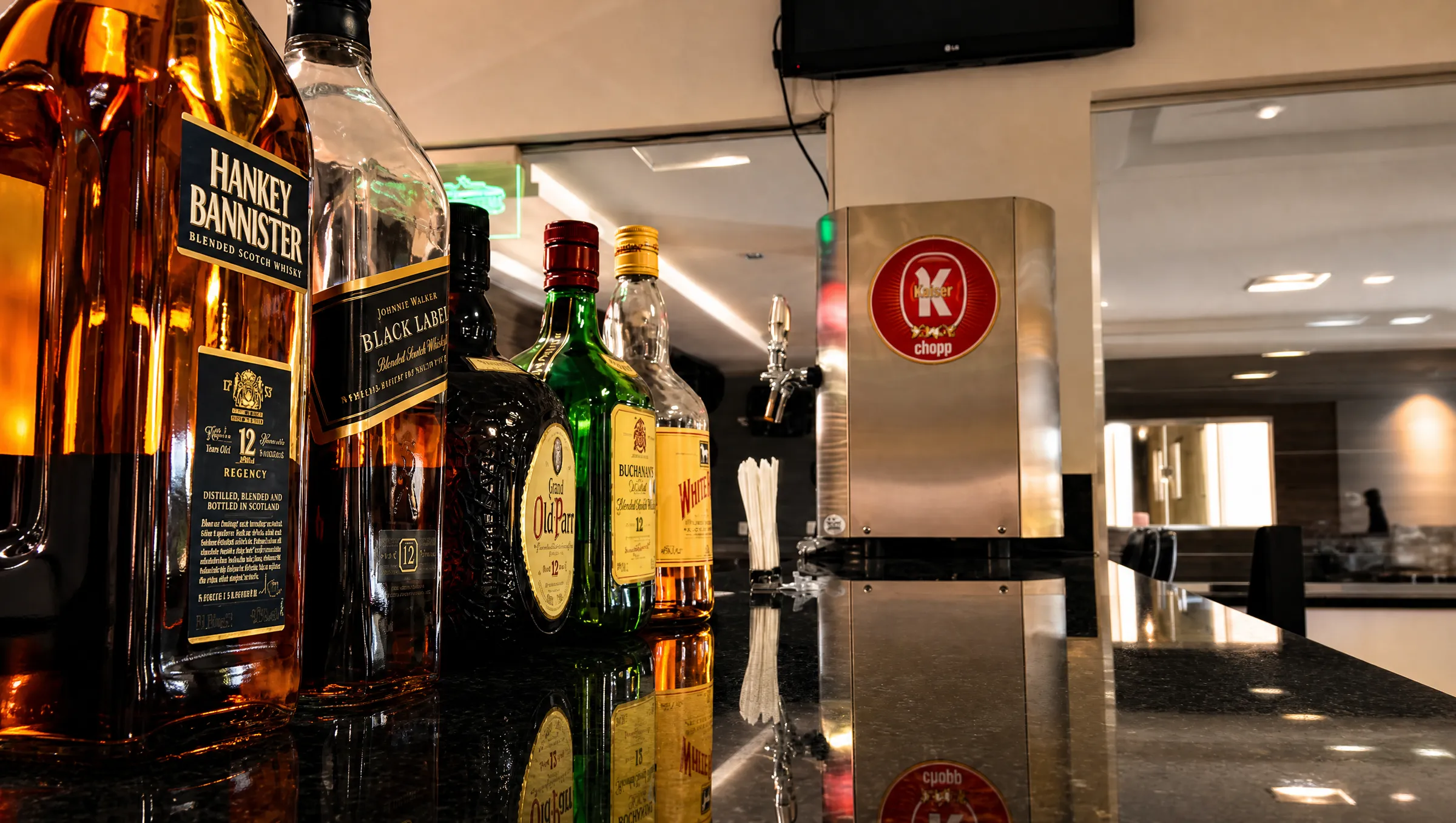 Café & Bar